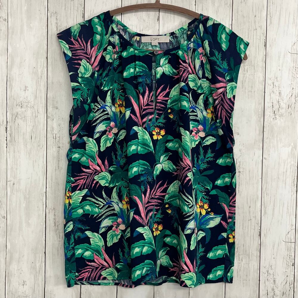 Loft Tropical Floral Leaf Keyhole Front Top M Blue Green Summer Resortwear